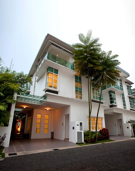 For Rent - 19 Residency (3 Level Garden Villa)