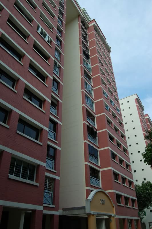 723 Tampines Street 72