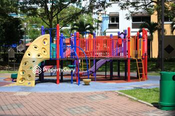 355 Woodlands Avenue 1