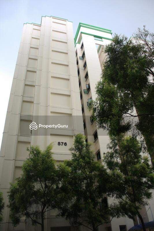 576 Woodlands Glen #0