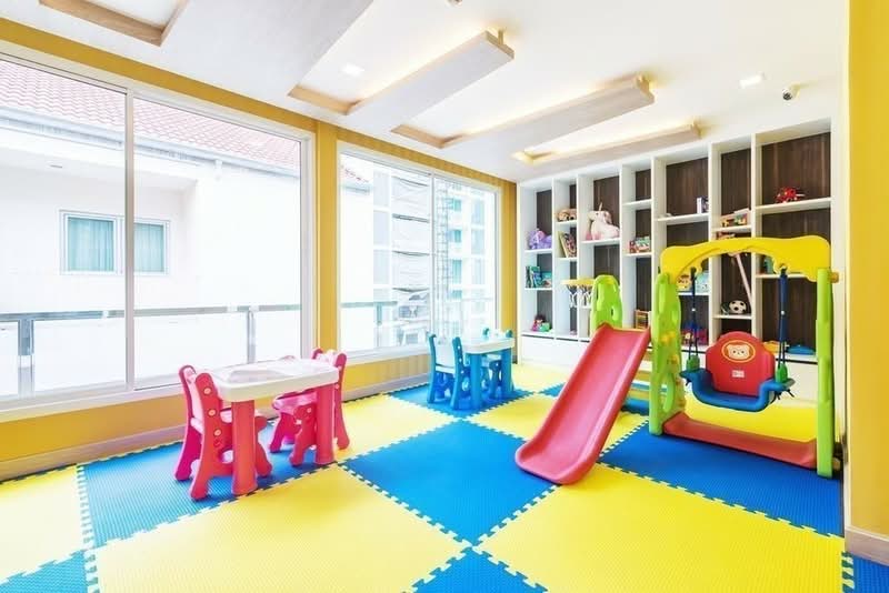 Dazzle Sukhumvit 7 : แดซเซิล สุขุมวิท 7