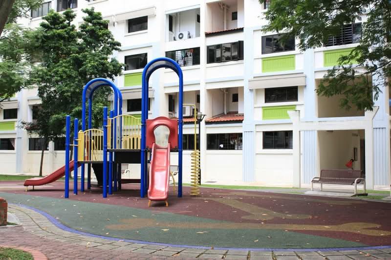 637 Woodlands Ring Road