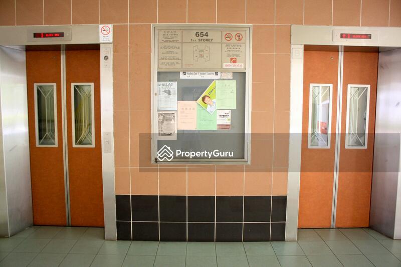 For Rent - 654 Woodlands Ring Road