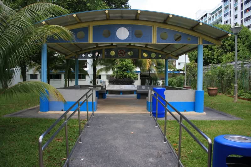 837 Woodlands Street 82