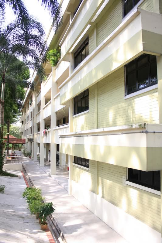 708 Yishun Avenue 5