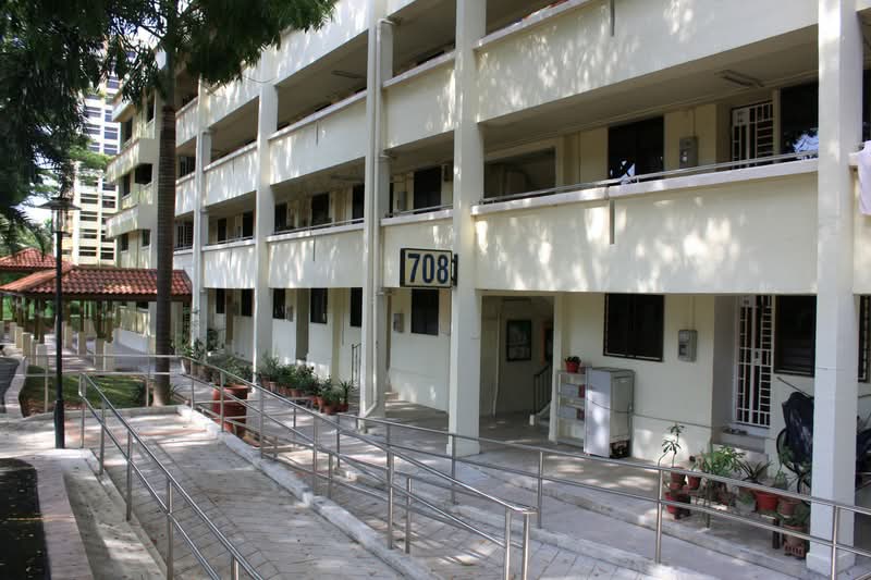 708 Yishun Avenue 5