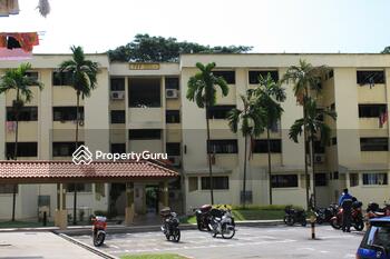 711 Yishun Avenue 5