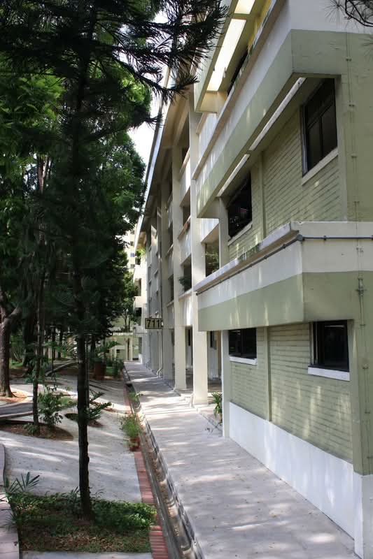 711 Yishun Avenue 5