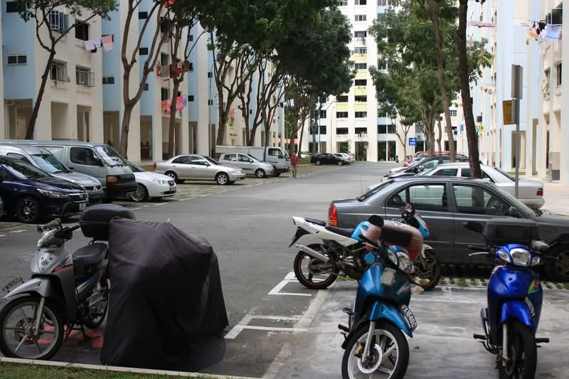 245 Yishun Avenue 9