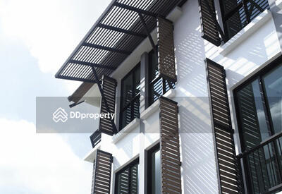 - Areeya Mova Kaset-Nawamintr