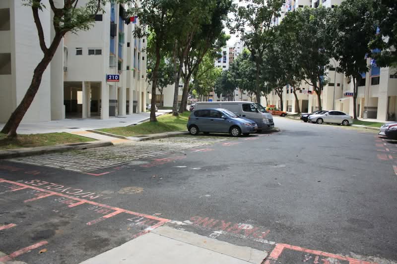 210 Yishun Street 21