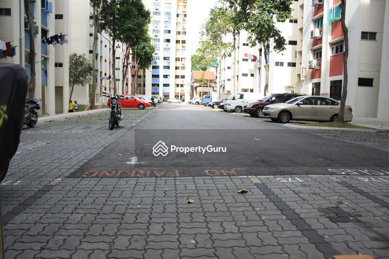 For Sale - 223 Yishun Street 21