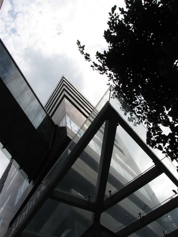 Biopolis, Centros