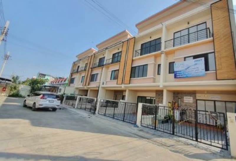 Infinity Townhome Baan Kluay-Sainoi, Nonthaburi, Ban Kluay-Sai Noi Road, Phimonrat, Bang Bua Thong, Nonthaburi, 3 Bedrooms, 150 sqm, Townhouse For Sale, by ธนสร พรมโสภา, 500194497 - DDproperty.com
