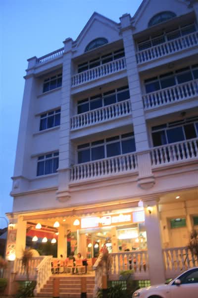 Crescendo Building, 17 Upper East Coast Road, 1,173 sqft, Food & Beverage For Sale, by Mohan Murlidhar Harjani, 25095613 - CommercialGuru.com.sg