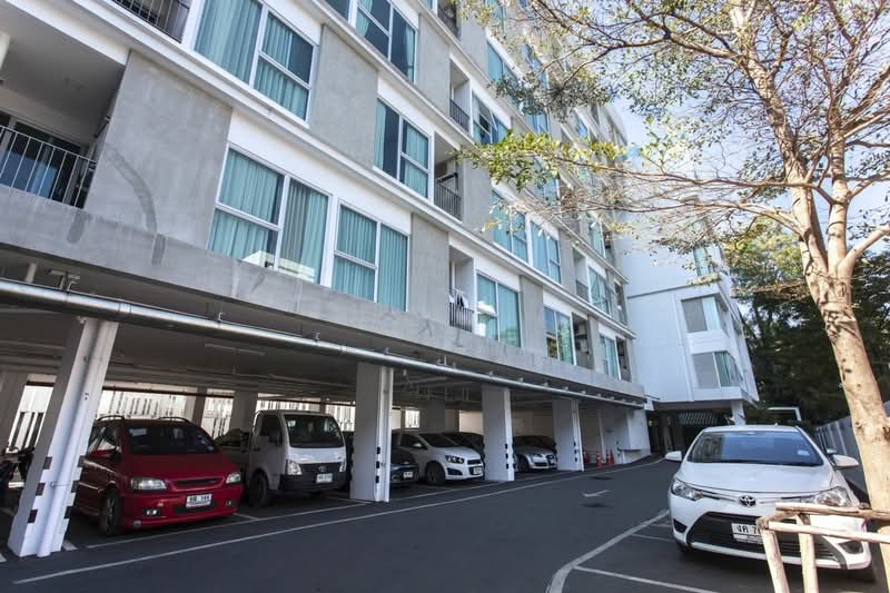 Play Condominium