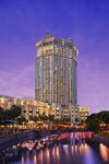 Grand Copthorne Waterfront Hotel (night shot)
