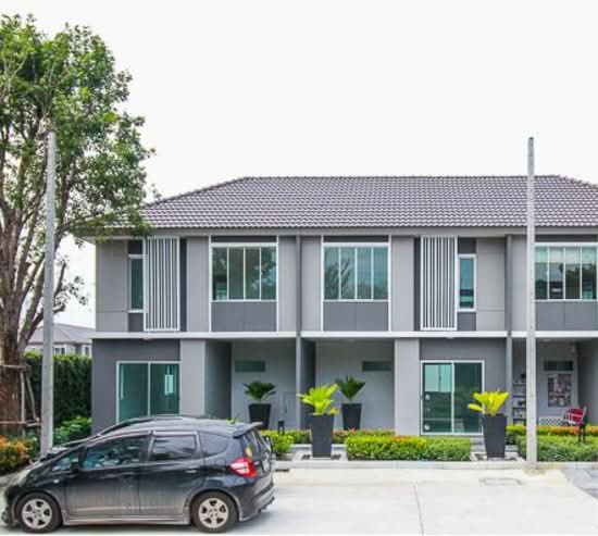 Pathum Rd Street Pruksa Ville 90 Rangsit-Klongprem, Pathum Thani, Road along Khlong Prem ...