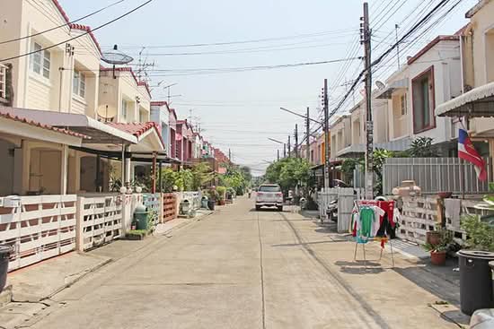 First Home Watcharapol : เฟิสท์โฮม วัชรพล