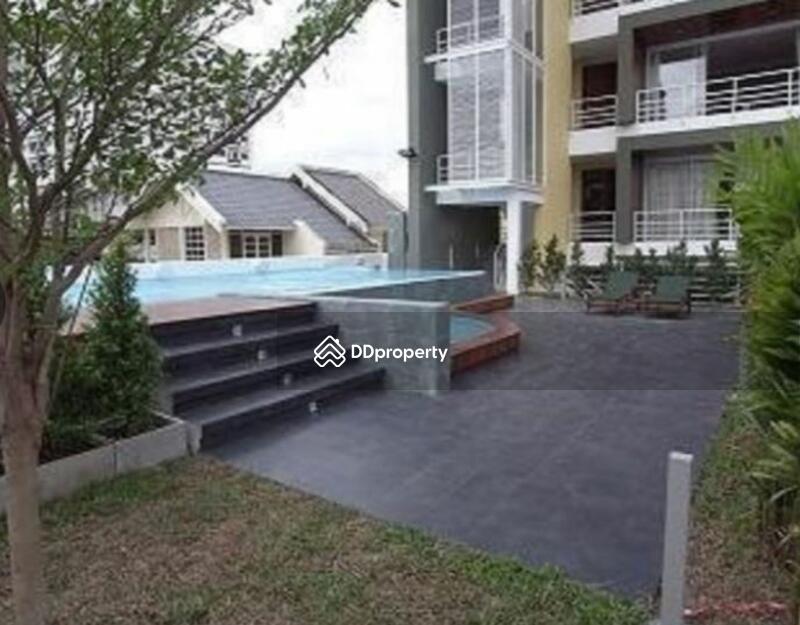 อีสท์ วิลเลจ (East Village) #0
