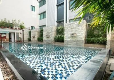  - Evanston Thonglor 25