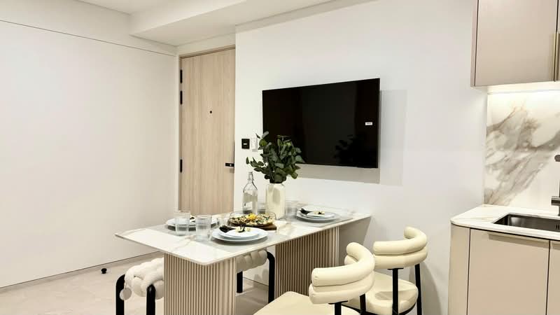 Serene Centre, 10 Jln Serene, 979 sqft, Food & Beverage For Rent, by James Seah, 25380385 - CommercialGuru.com.sg