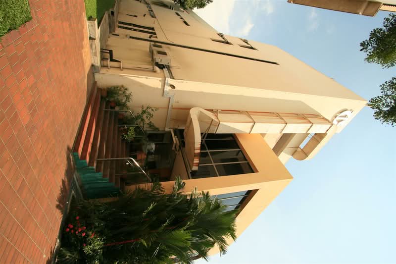 Serene Centre, 10 Jln Serene, 979 sqft, Food & Beverage For Rent, by James Seah, 25380385 - CommercialGuru.com.sg