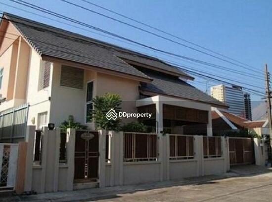 ขาย - Naphalai Village : หมู่บ้านนภาลัย, กรุงเทพ