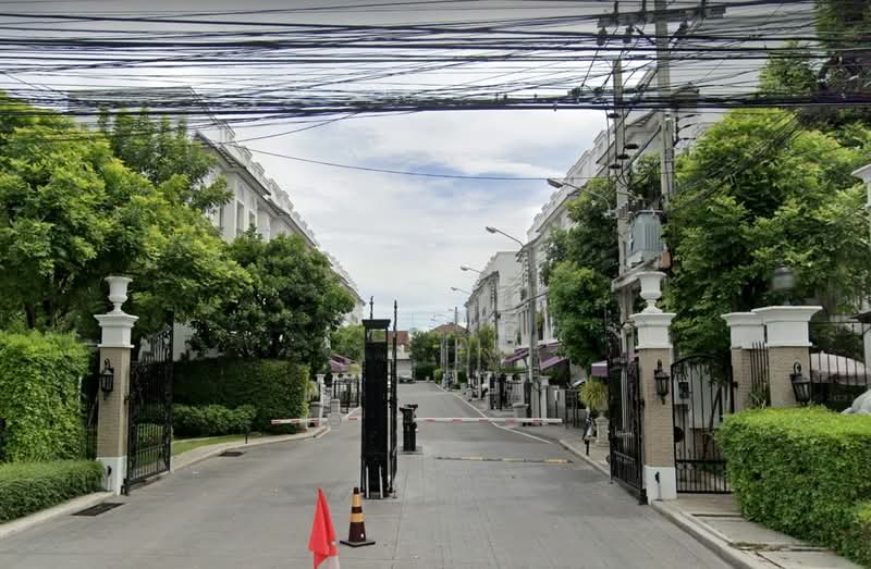 Leon Sukhumvit 62