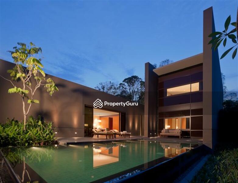 Contemporary Manor Pool View