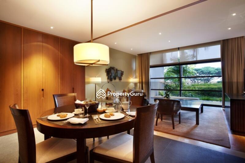 1 Bedroom Suite Dining Area