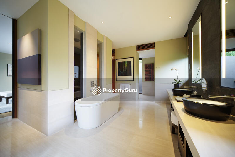 Capella Manor Master Bathroom