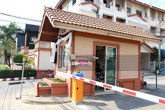 ขาย - Prinyaluck Jhamjun : ปริญลักษณ์ แจ่มจันทร์, กรุงเทพ