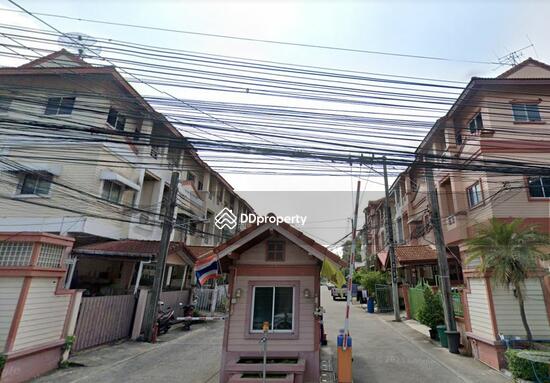 ขาย - Prinyaluck Jhamjun : ปริญลักษณ์ แจ่มจันทร์, กรุงเทพ