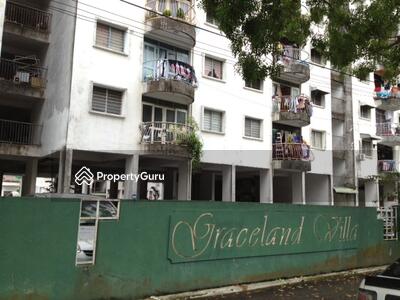 - Desa Rahmat (Graceland Villa)