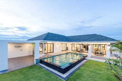 - Botanica Hua Hin