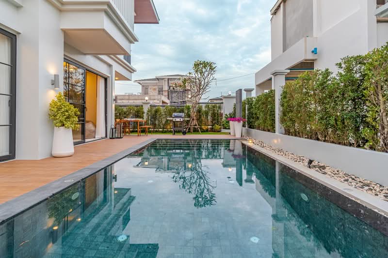 Rungsii Village Pattaya : รังสี วิลเลจ พัทยา