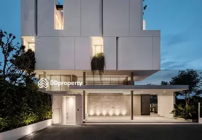 - ARQ10 Krungthep Kreetha