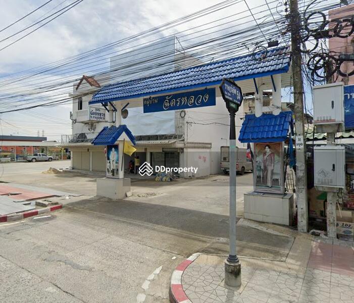 ขาย - Ban Chat Luang Soi Rat Uthit 54 : บ้านฉัตรหลวง ซอยราษฎร์อุทิศ 54, กรุงเทพ