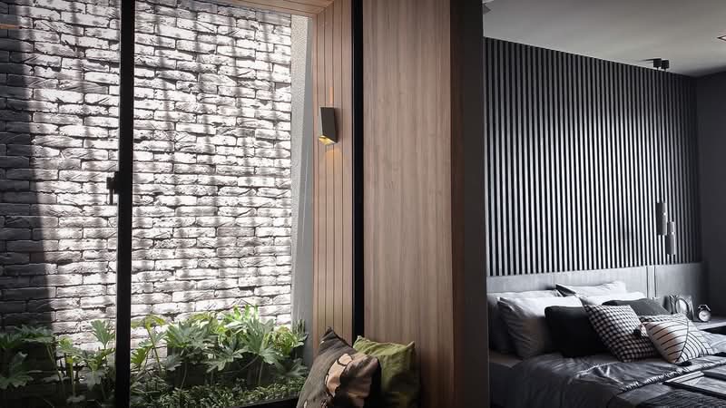 L SCAPE Ratchada 20