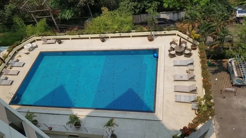 Sky Breeze Condo