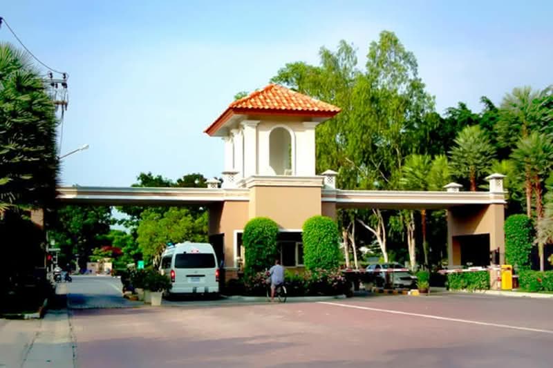 Lake Side Villa 1