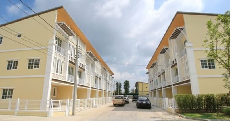Golden City Onnut-Pattanakarn, Bangkok, Soi On Nut 65, Prawet, Bangkok, 5 Bedrooms, 199 sqm, Townhouse For Sale, by Fazwaz (Thailand) Co., Ltd., 500494180 - DDproperty.com