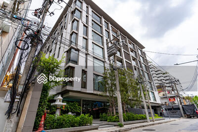  - Piya Apartment Sukhumvit 15