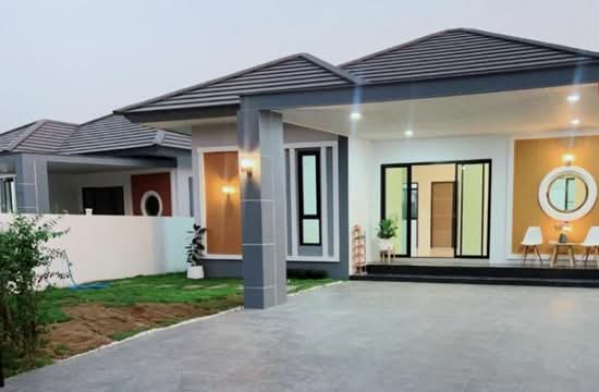 Crystal Home Ban Bueng : หมู่บ้านคริสตัล บ้านบึง