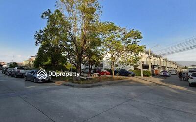 - Bless Villa Charoen Phatthana 8 : เบล็สวิลล์ เจริญพัฒนา 8