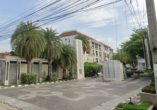 Baan Klang Krung Rama 3