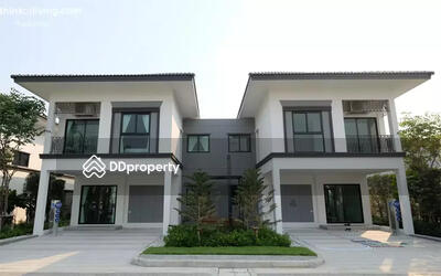 - Lumpini Townplace Sukhumvit-Srinakarin