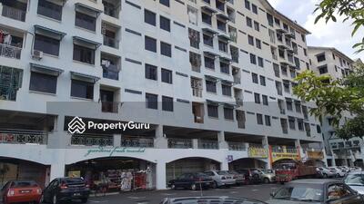 - Pangsapuri Laksamana