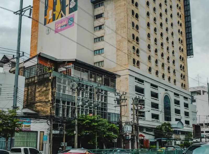 Urban Residence : เออร์เบิร์น เรสซิเดนซ์, กรุงเทพ, New Petchaburi Road, Bang Kapi, Huai Khwang, Bangkok, บางกะปิ, ห้วยขวาง, กรุงเทพ, 550 ตร.ม., คอนโด ให้เช่า, โดย อดิศร พลอยมีรัศมี, 60002216 - DDproperty.com